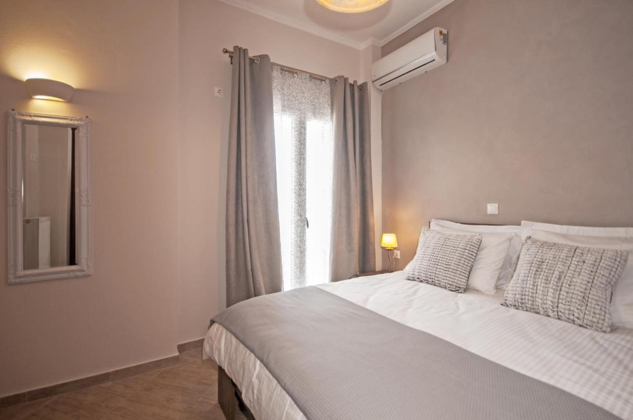 Veldi Art - Kamari Beach Apartment Fira  Exterior photo